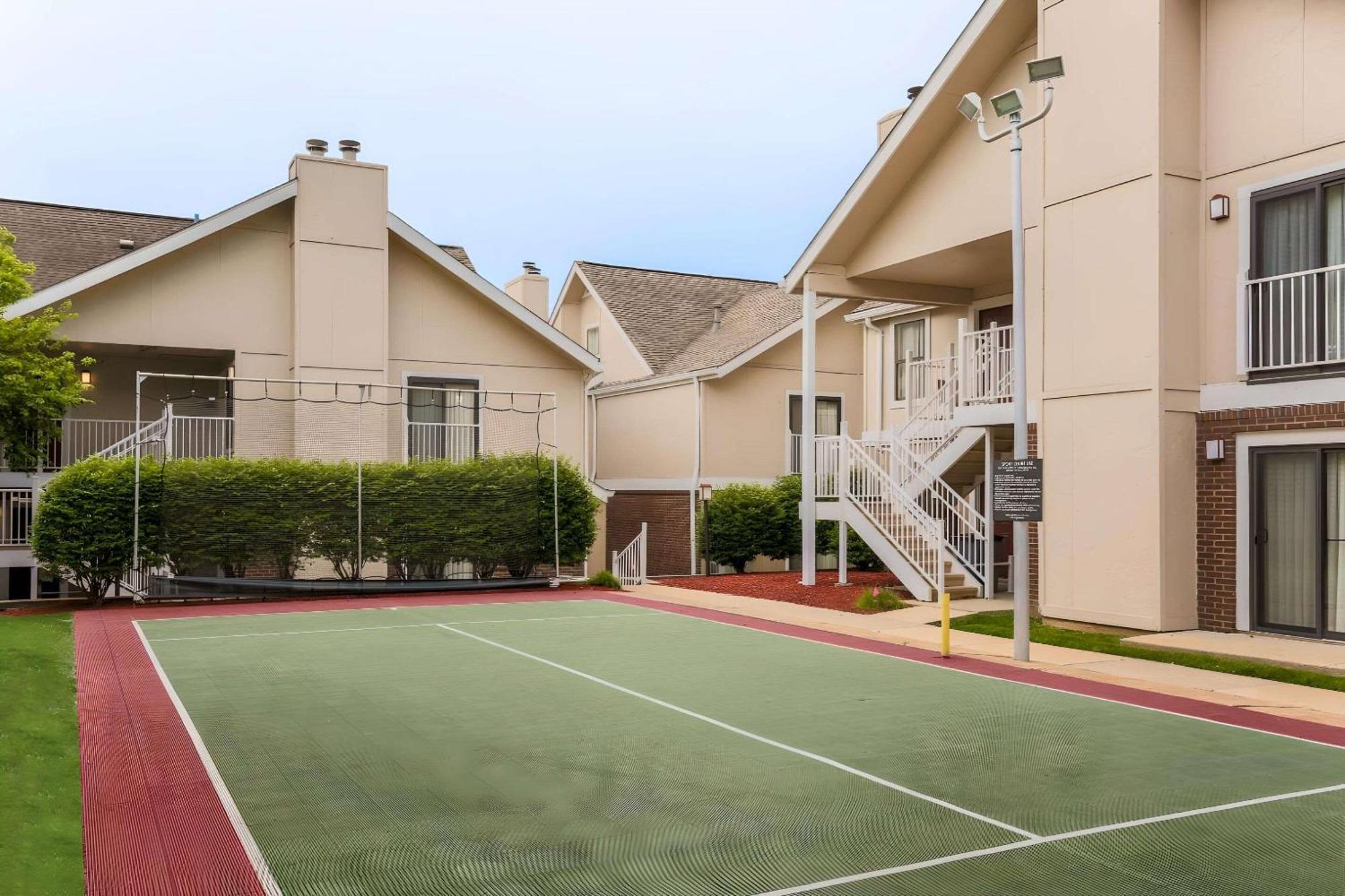 Mainstay Suites St Louis - Galleria Richmond Heights Екстериор снимка