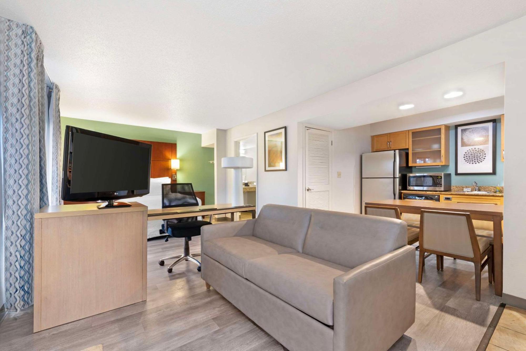 Mainstay Suites St Louis - Galleria Richmond Heights Екстериор снимка