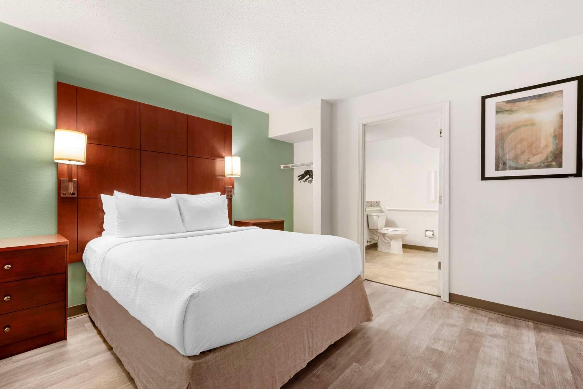 Mainstay Suites St Louis - Galleria Richmond Heights Екстериор снимка