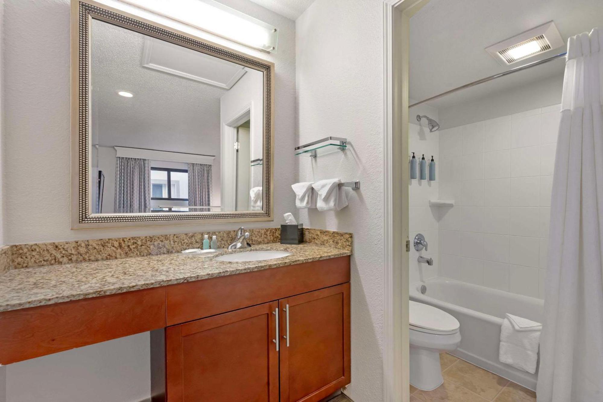 Mainstay Suites St Louis - Galleria Richmond Heights Екстериор снимка
