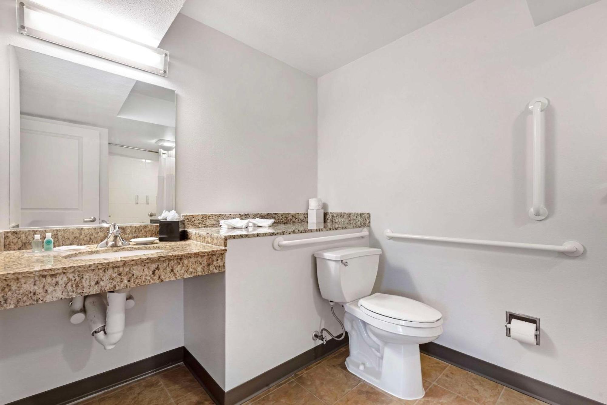 Mainstay Suites St Louis - Galleria Richmond Heights Екстериор снимка
