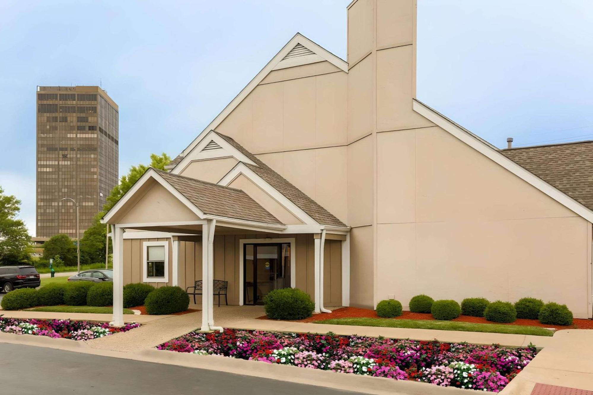 Mainstay Suites St Louis - Galleria Richmond Heights Екстериор снимка